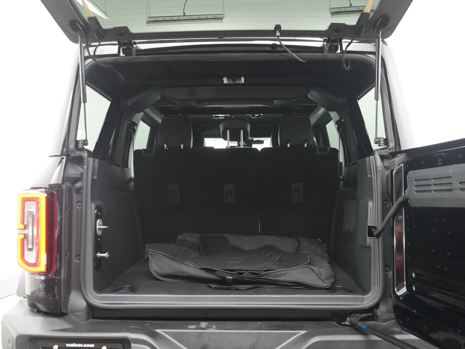 Used 2025 Ford Bronco Outer Banks AWD/4WD image 18