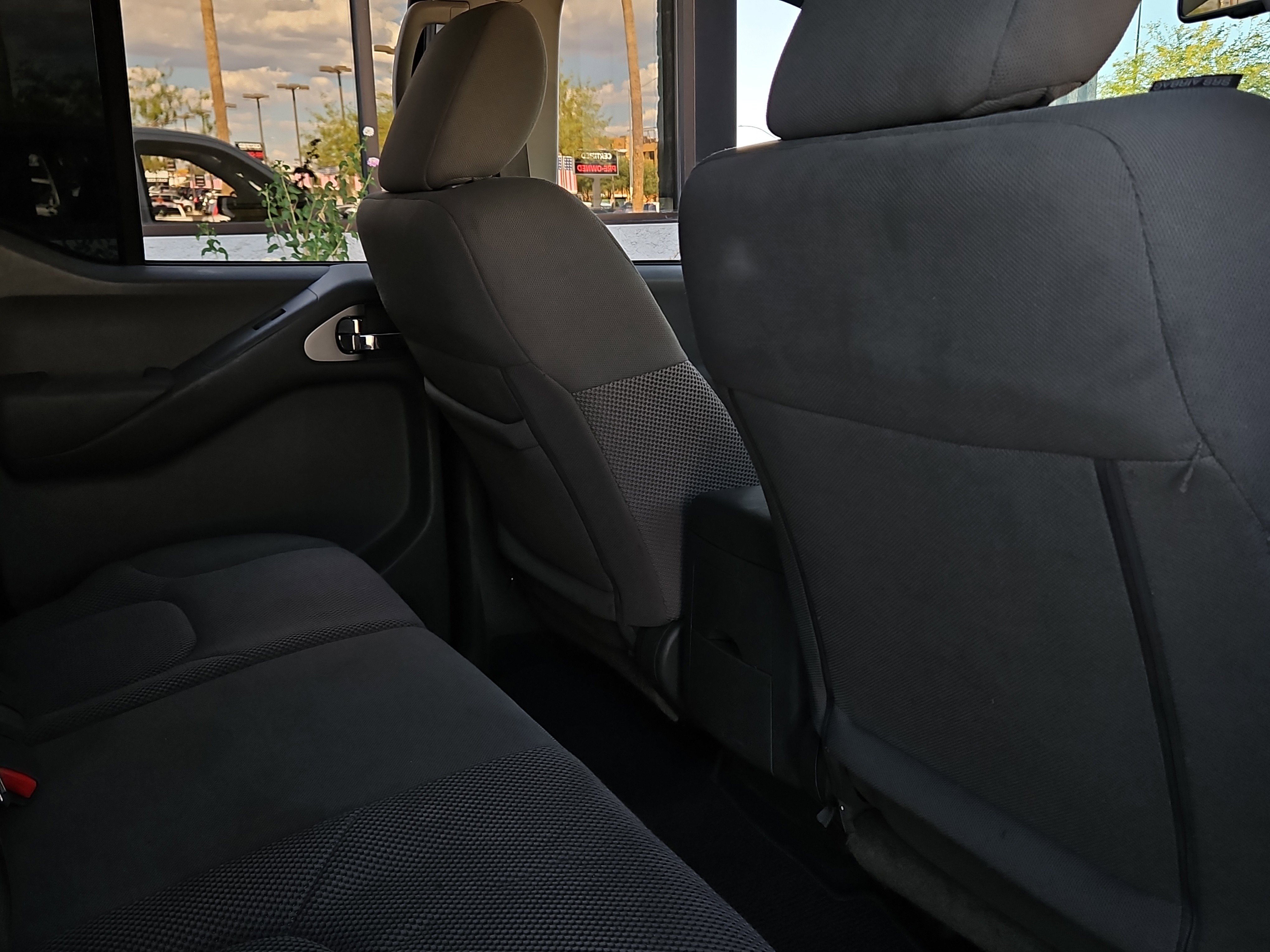 Used 2020 Nissan Frontier SV image 18