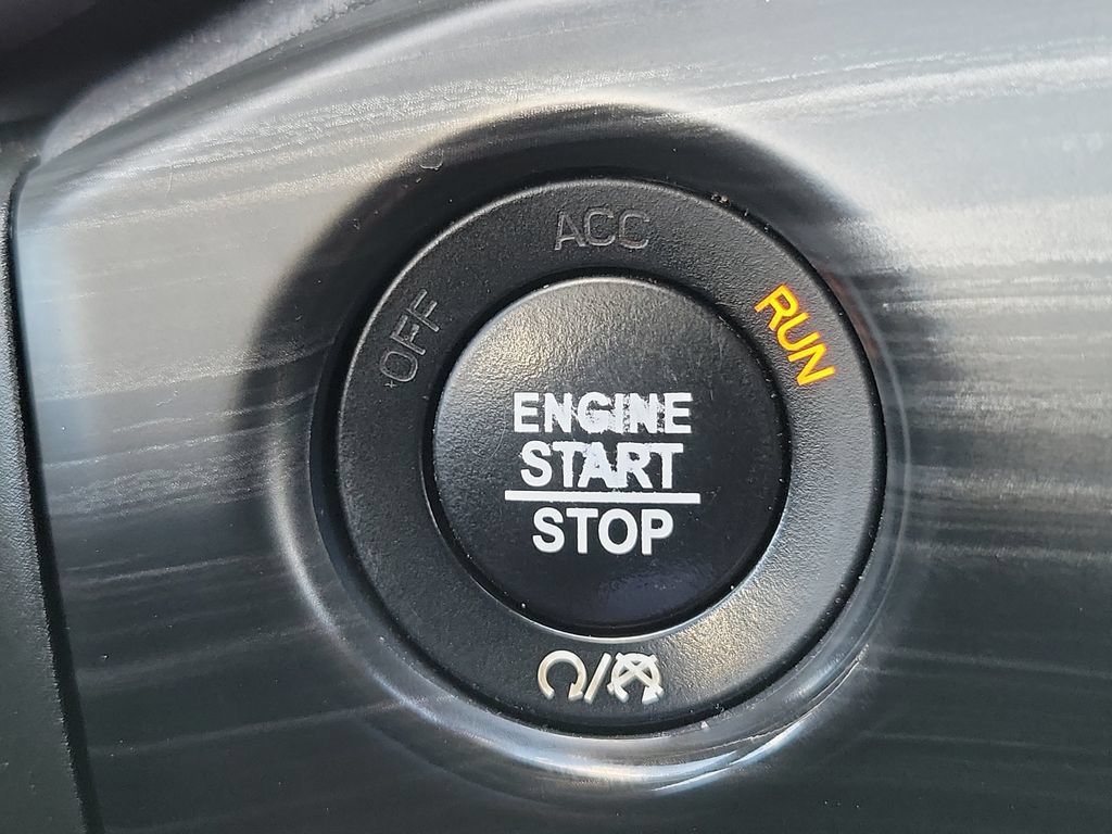Used 2021 Jeep Grand Cherokee Limited AWD/4WD image 23