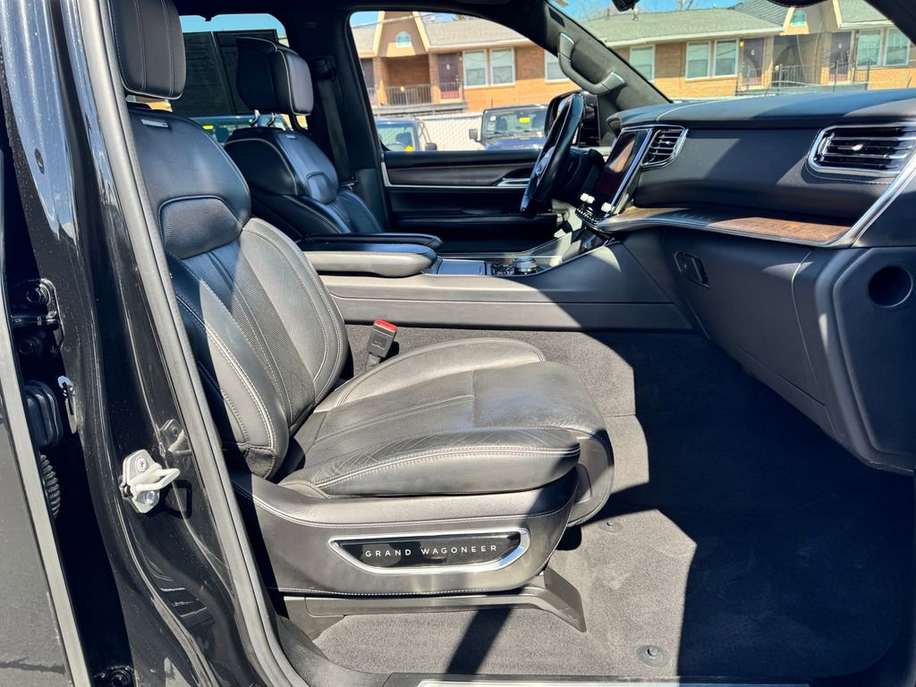Used 2023 Jeep Grand Wagoneer Series II image 16