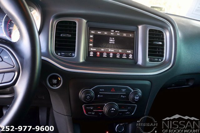 Used 2022 Dodge Charger SXT image 17