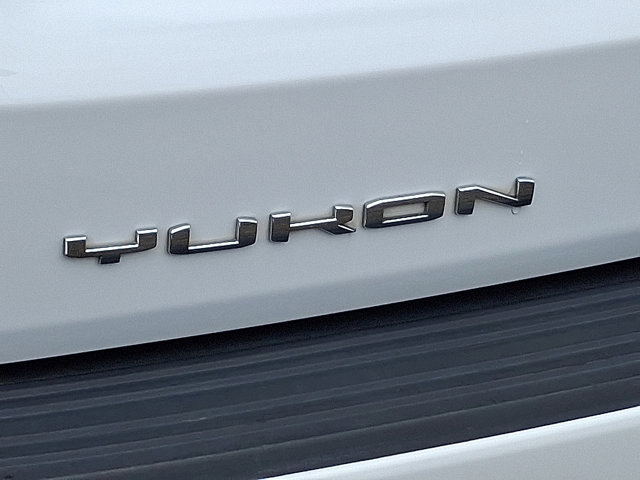 Used 2024 GMC Yukon SLT image 33