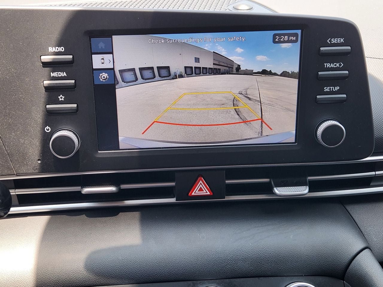 Certified 2025 Hyundai Elantra SE FWD image 15