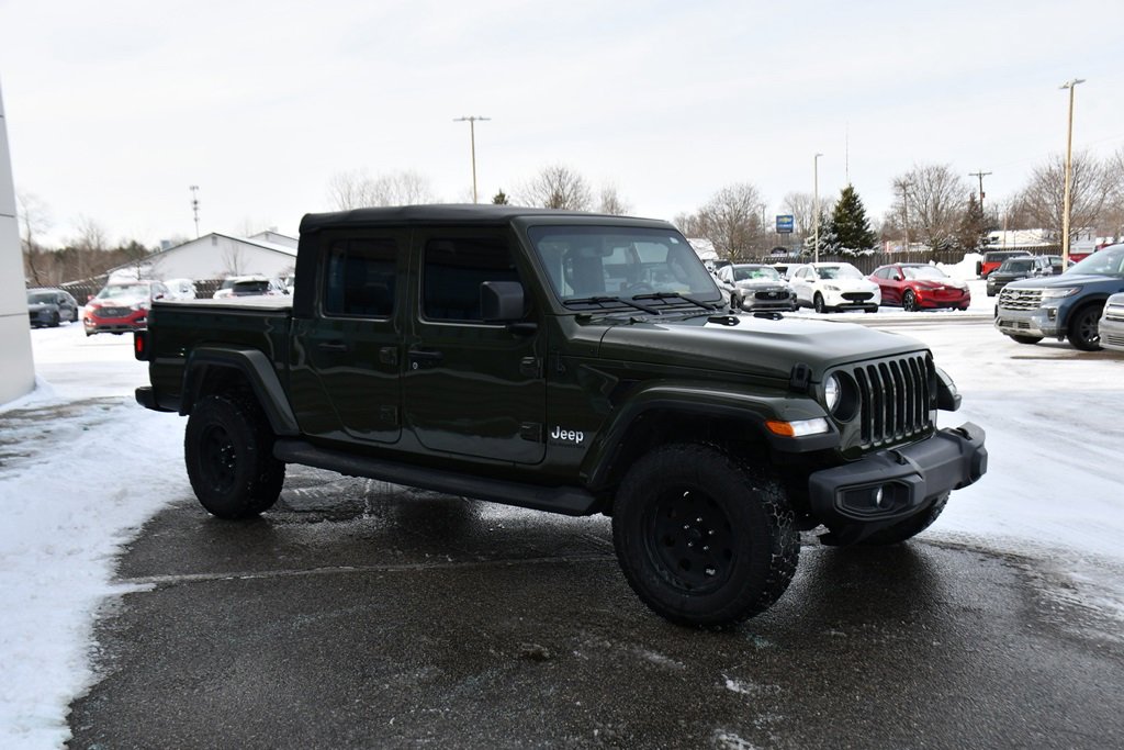 Used 2022 Jeep Gladiator Overland w/ Cold Weather Group image 8