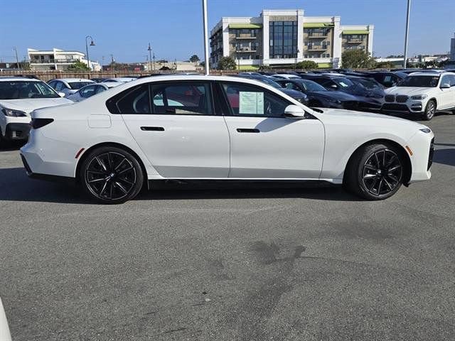 Used 2024 BMW i7 xDrive60 image 36