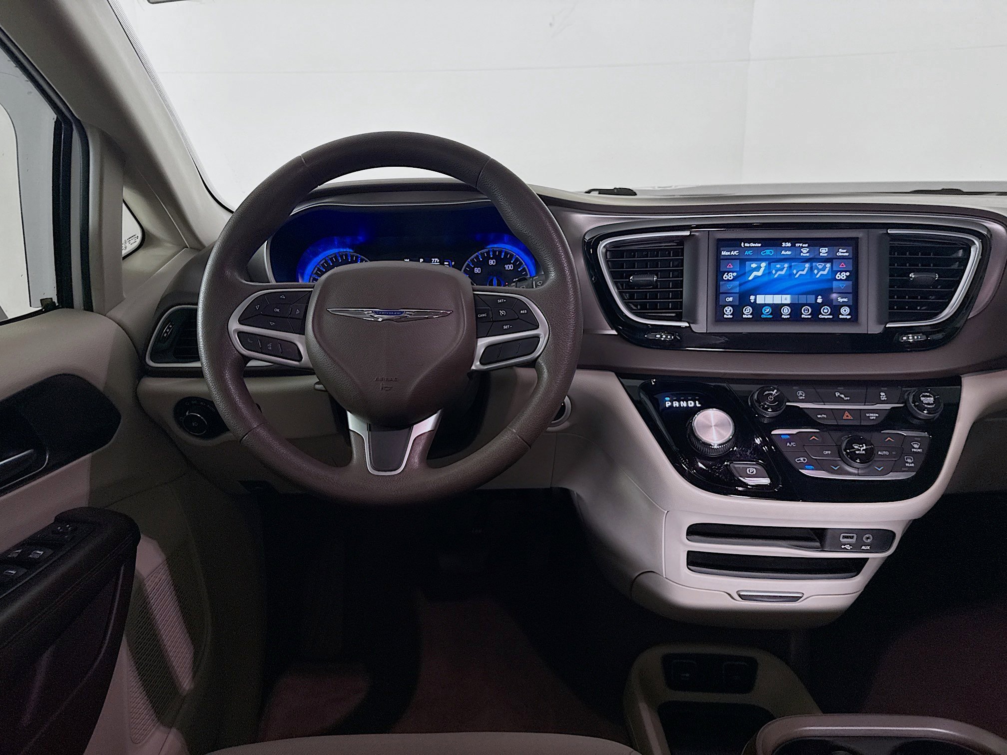 Used 2018 Chrysler Pacifica Touring Plus FWD image 26
