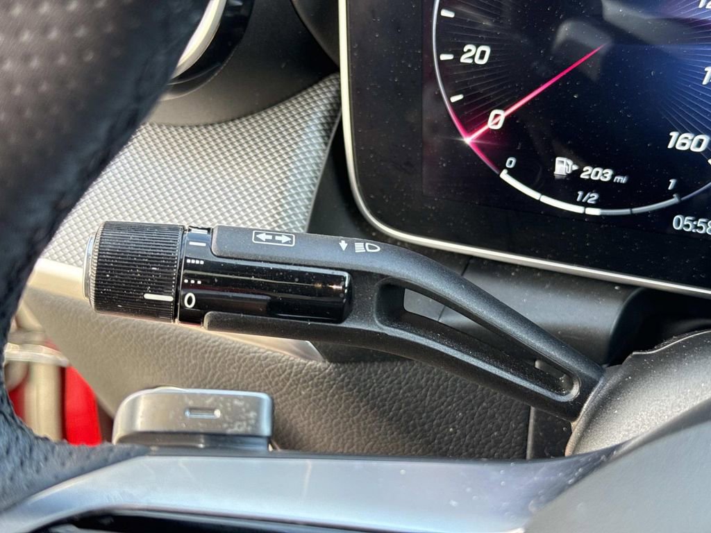 Used 2024 Mercedes-Benz GLC 300 4MATIC image 40