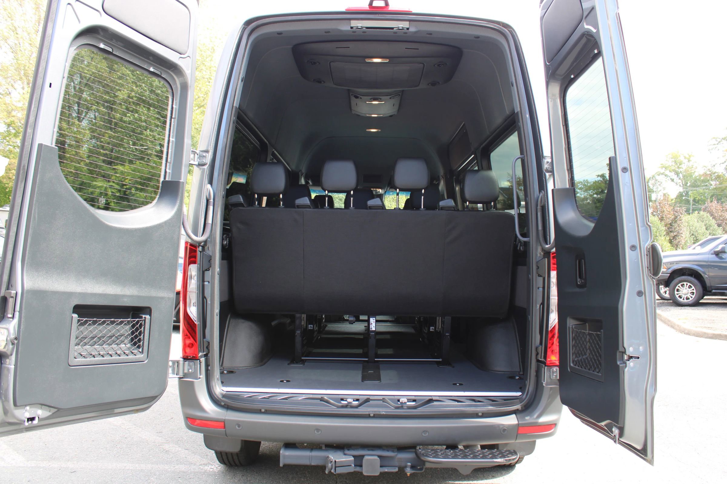 Used 2024 Mercedes-Benz Sprinter 2500 image 30