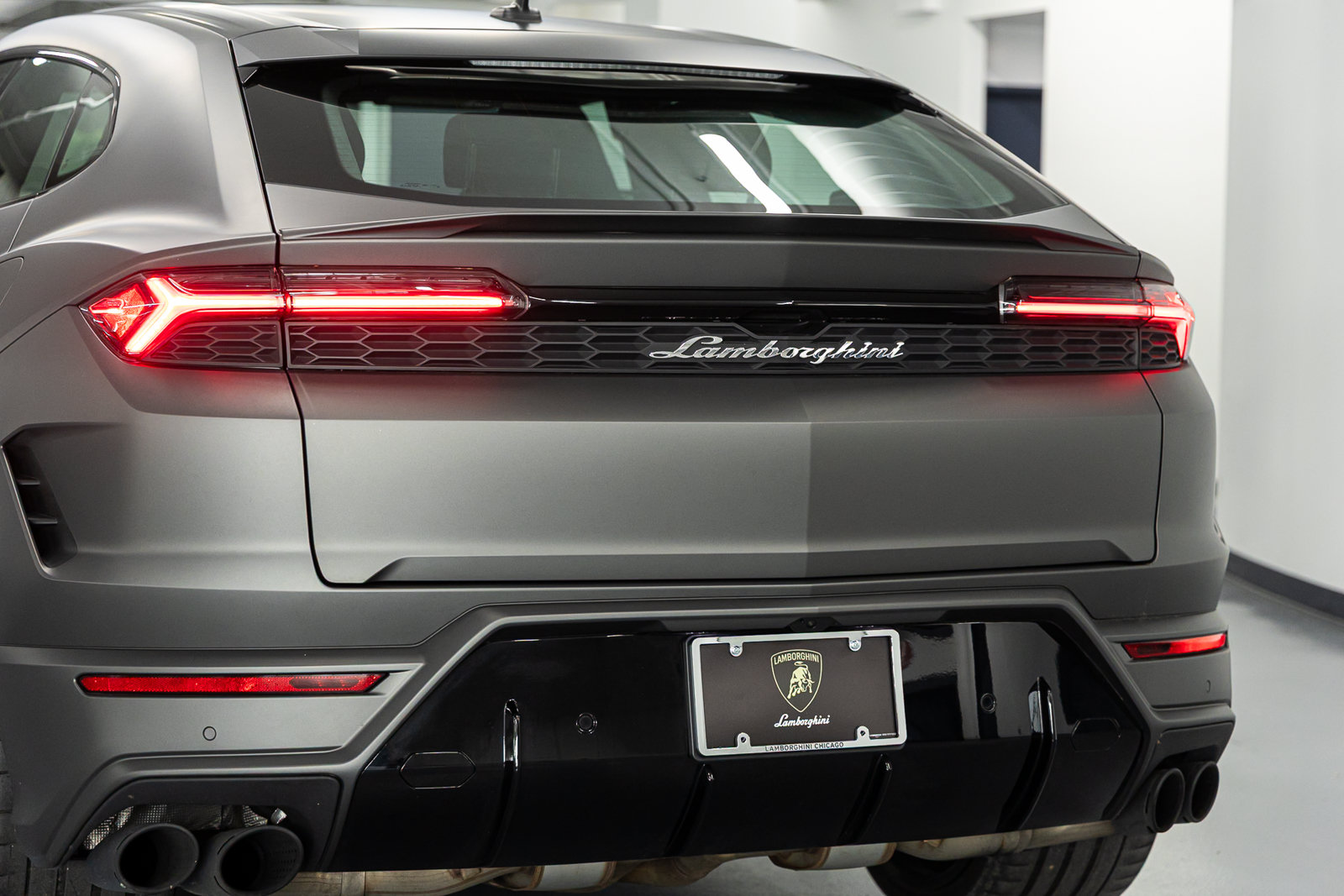 Used 2025 Lamborghini Urus S AWD/4WD image 6