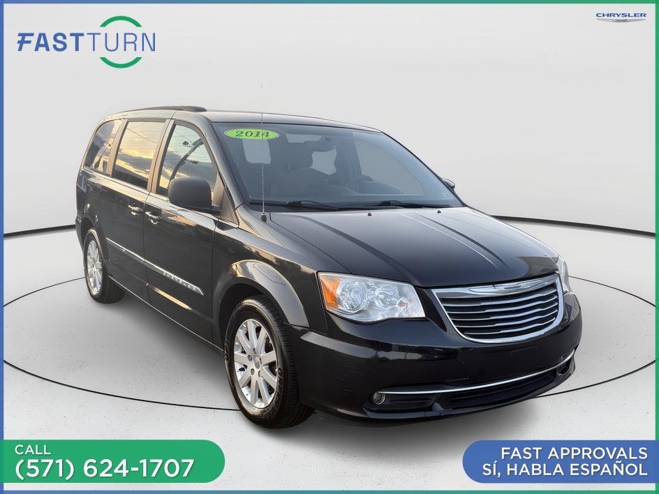 Used 2014 Chrysler Town & Country Touring FWD image 4