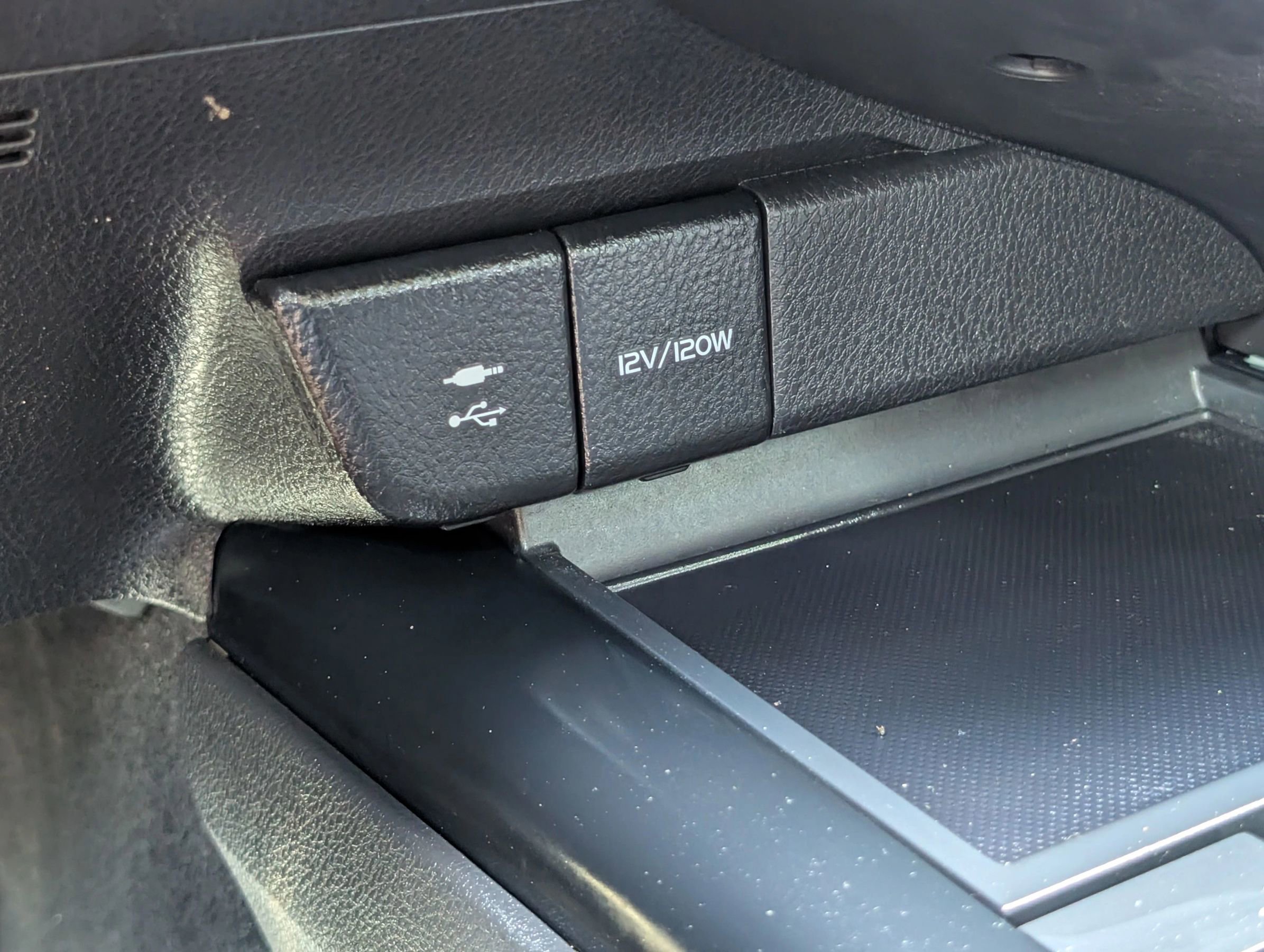 Used 2018 Toyota Camry SE FWD image 29