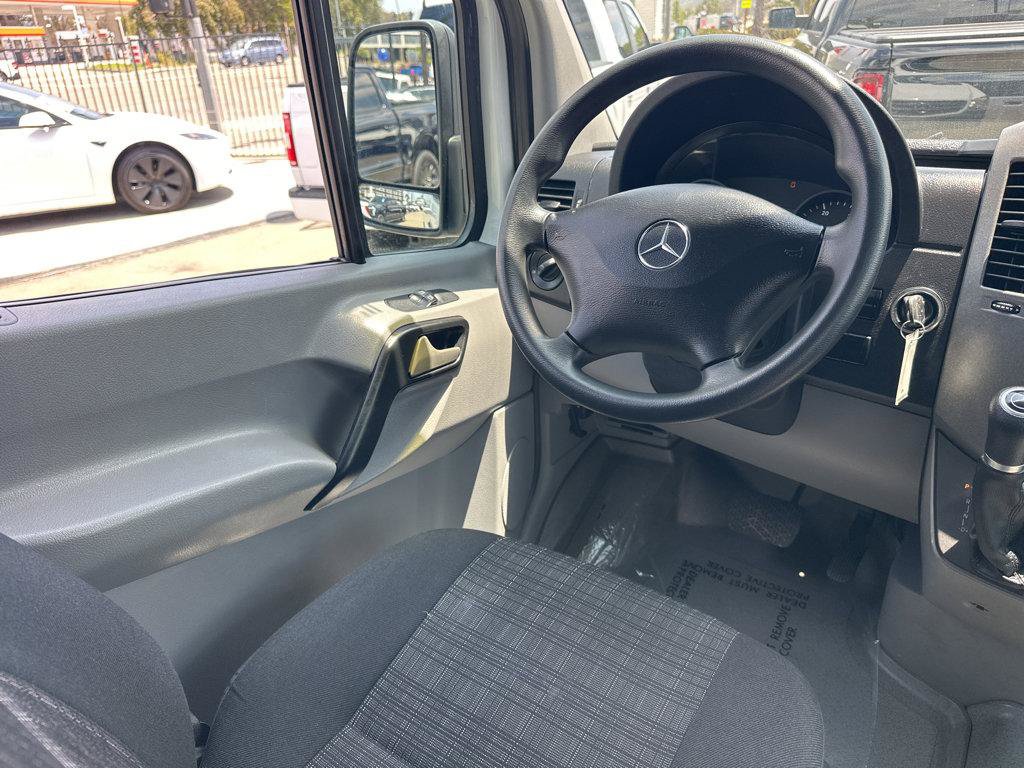 Used 2015 Mercedes-Benz Sprinter 2500 image 17