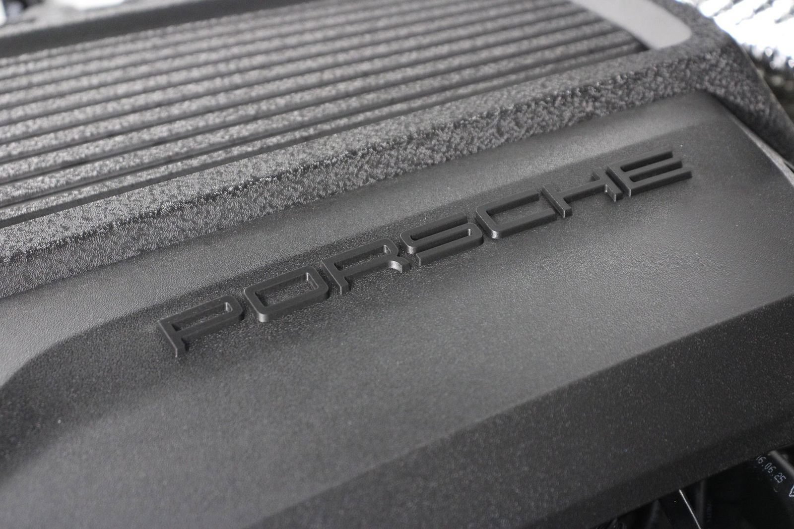 Certified 2026 Porsche Macan AWD/4WD image 27