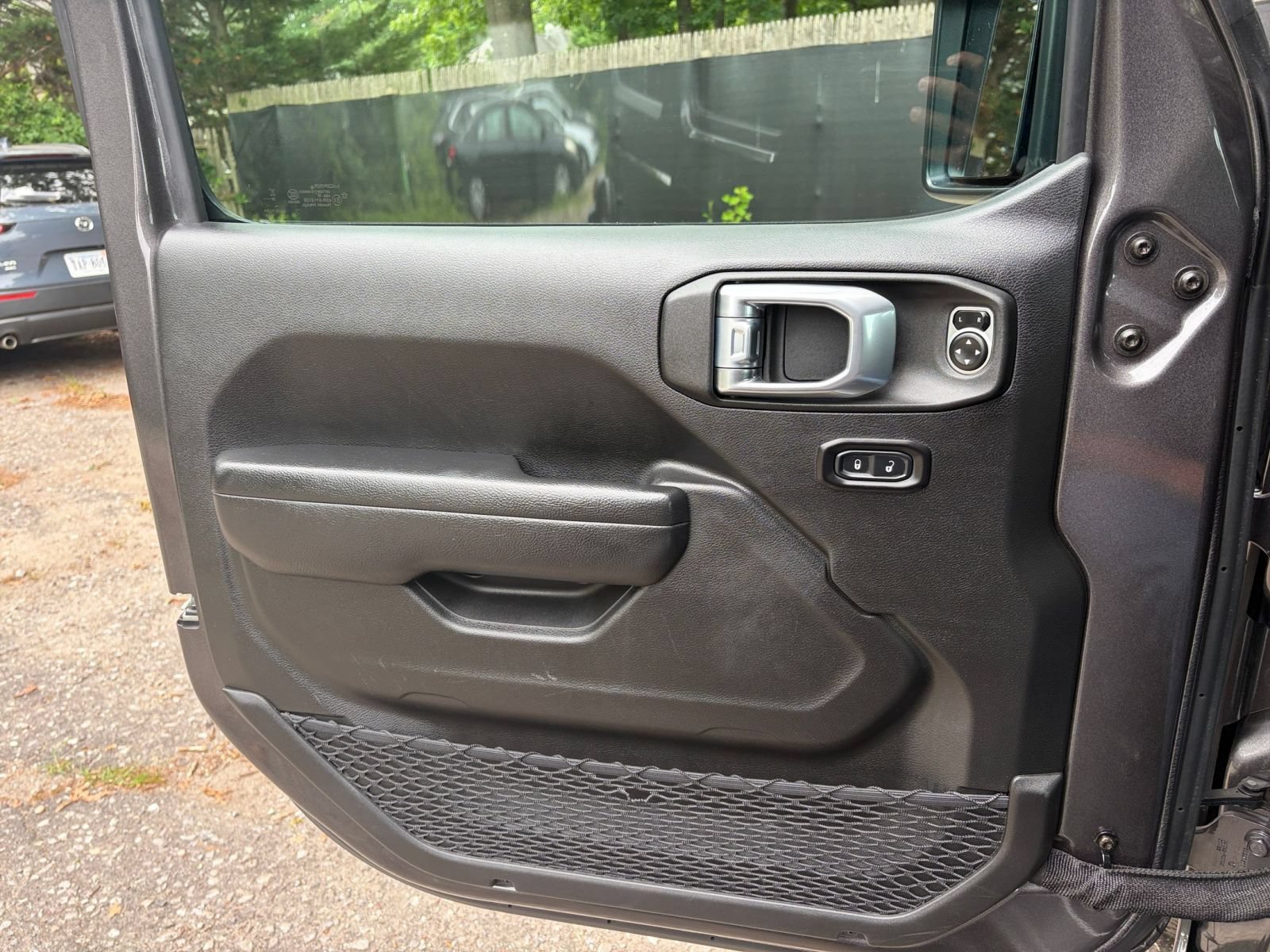Used 2025 Jeep Wrangler Unlimited Rubicon AWD/4WD image 18