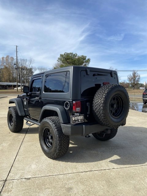Used 2018 Jeep Wrangler Rubicon w/ Power Convenience Group image 8