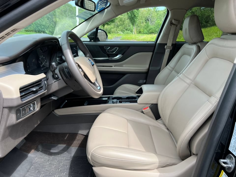 Used 2021 Lincoln Corsair AWD image 4