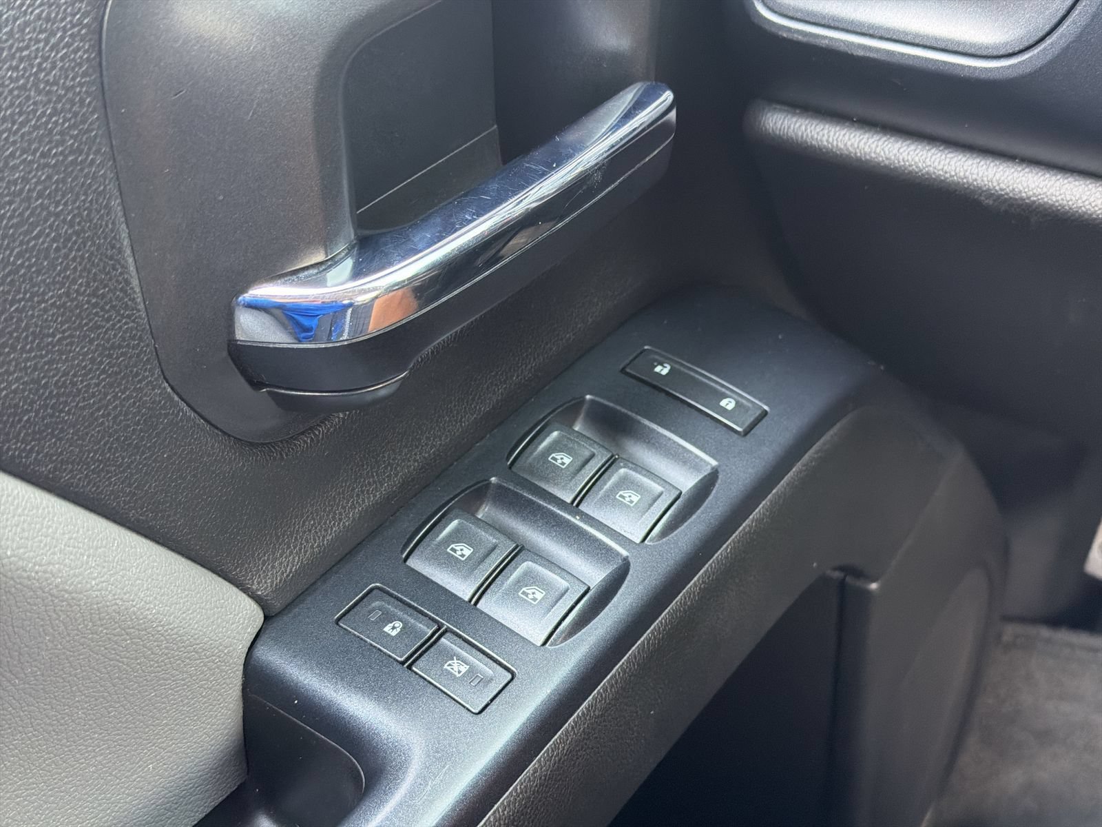 Used 2018 Chevrolet Silverado 1500 W/T AWD/4WD image 26