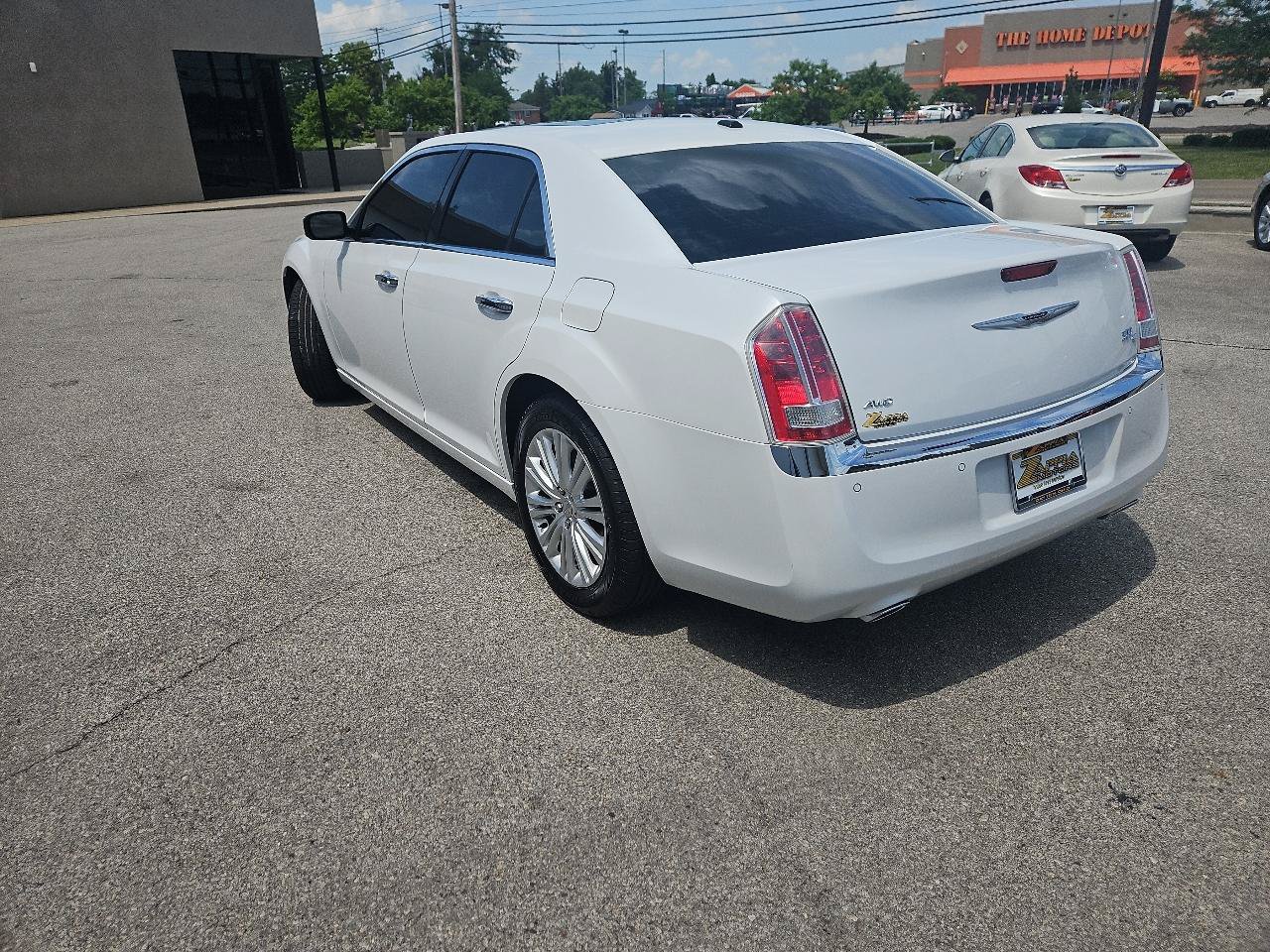 Used 2014 Chrysler 300 C w/ Beats Audio Group AWD/4WD image 6