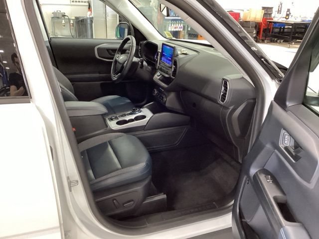 Used 2023 Ford Bronco Sport Outer Banks w/ Tech Package AWD/4WD image 10