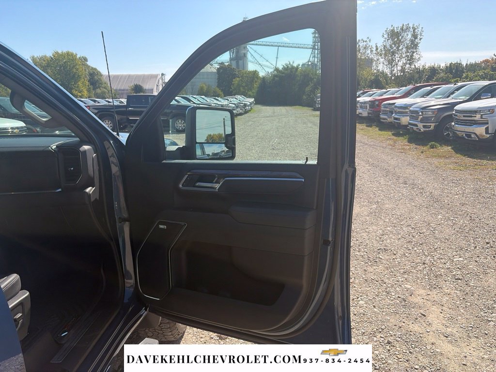 Used 2025 Chevrolet Silverado 2500 LTZ w/ LTZ Plus Package AWD/4WD image 27