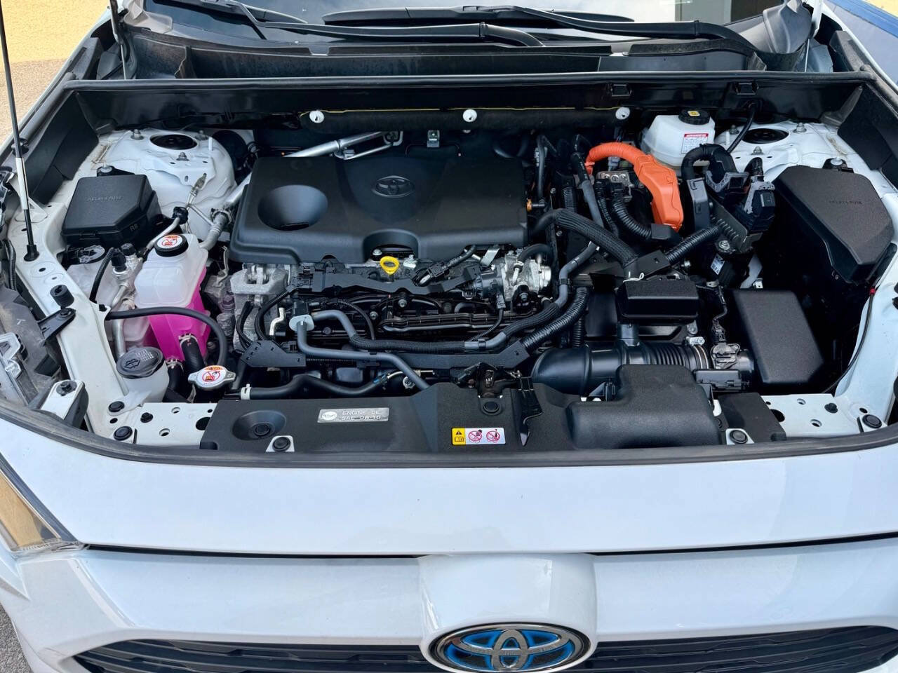 Used 2022 Toyota RAV4 LE AWD/4WD image 16