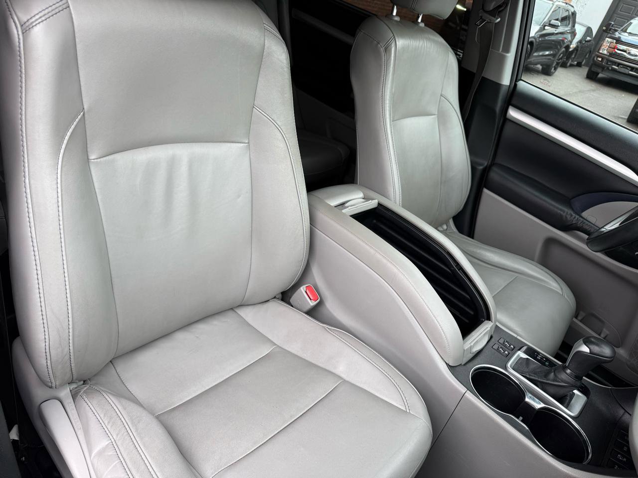 Used 2015 Toyota Highlander XLE AWD/4WD image 9