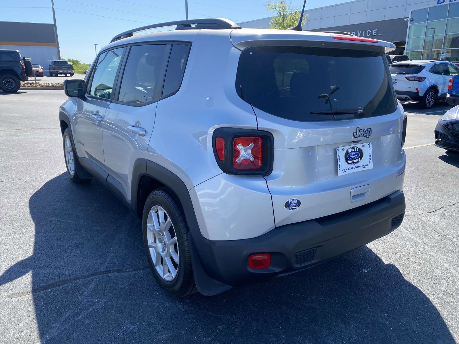 Used 2020 Jeep Renegade Latitude FWD image 5
