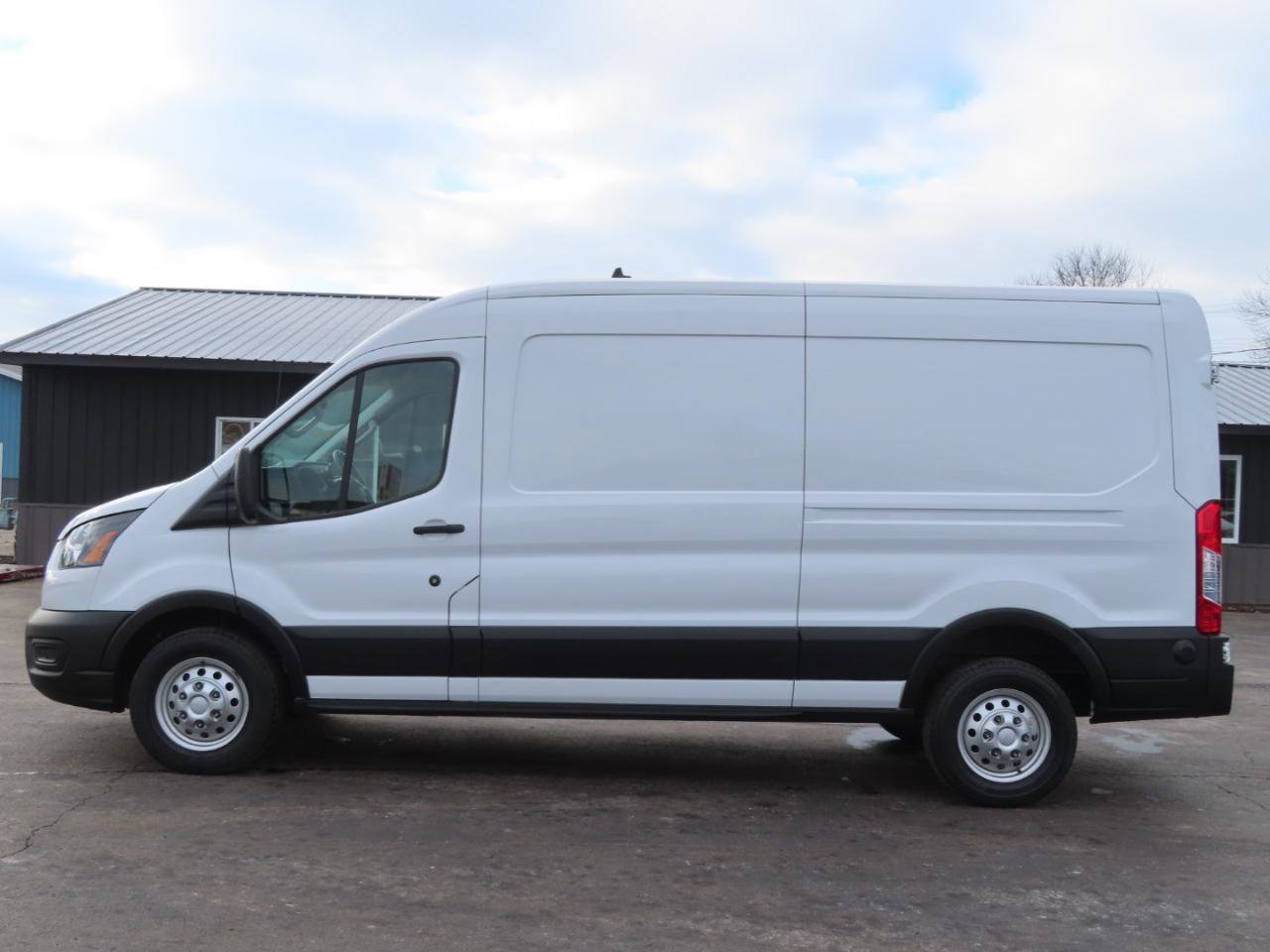 Used 2024 Ford Transit 250 148 Medium Roof Extended AWD image 3