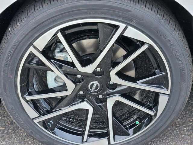 New 2025 Nissan Sentra SR w/ SR Premium Package image 8