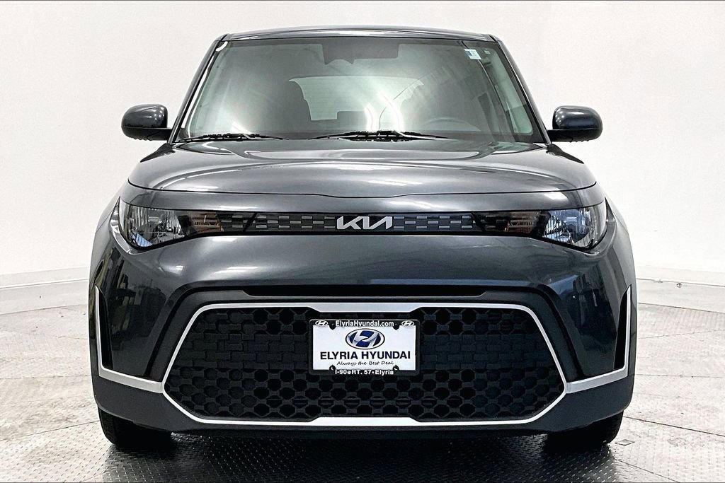 Used 2023 Kia Soul LX w/ LX Technology Package FWD image 3