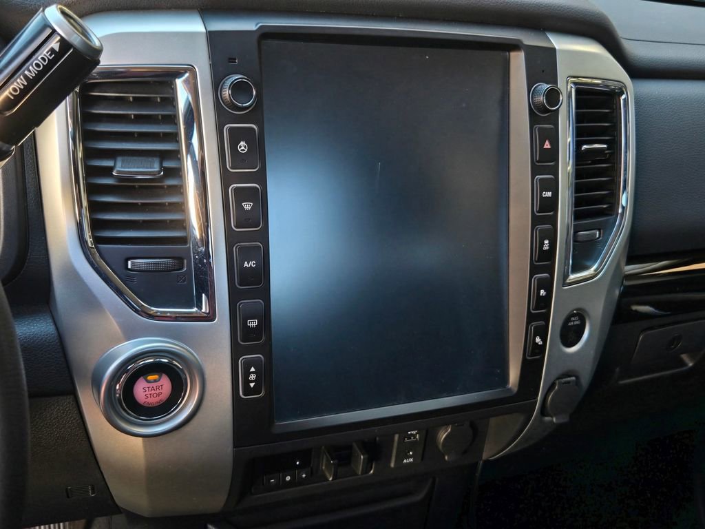 Used 2018 Nissan Titan SV image 18
