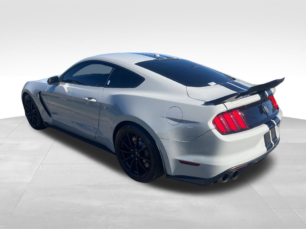 Used 2017 Ford Mustang Shelby GT350 RWD image 3