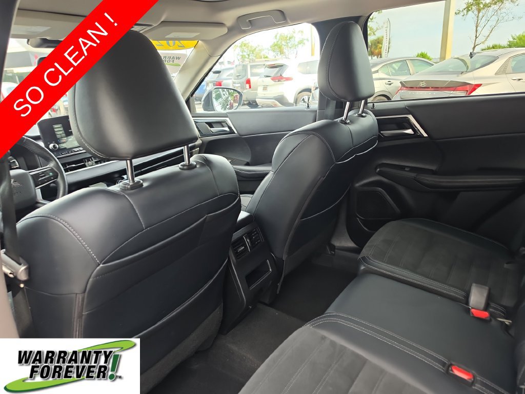 Used 2023 Mitsubishi Outlander SE FWD image 12