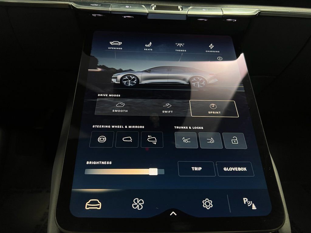 Used 2025 Lucid Air Touring image 31