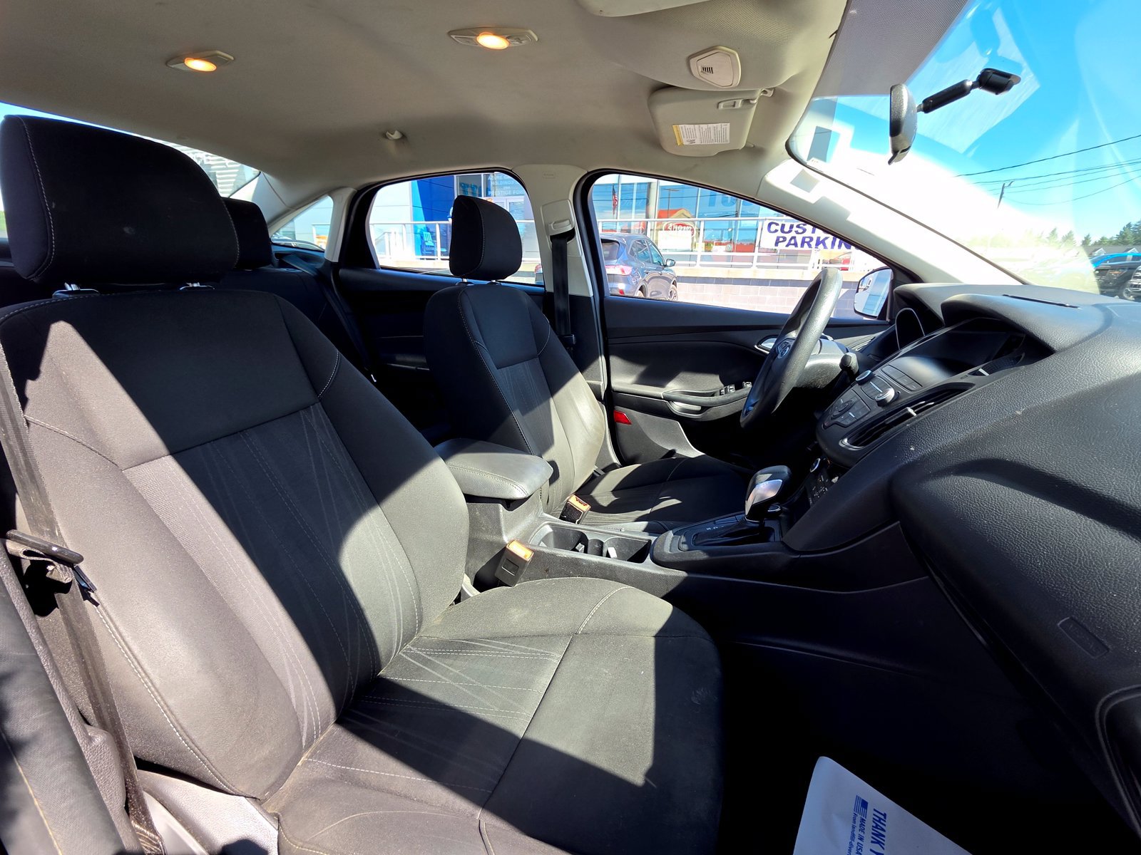 Used 2018 Ford Focus SE w/ SE Appearance Package FWD image 33