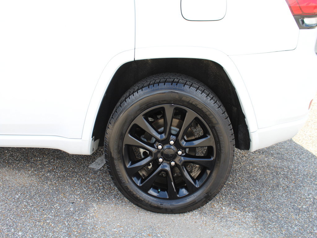 Used 2019 Jeep Grand Cherokee Altitude AWD/4WD image 15