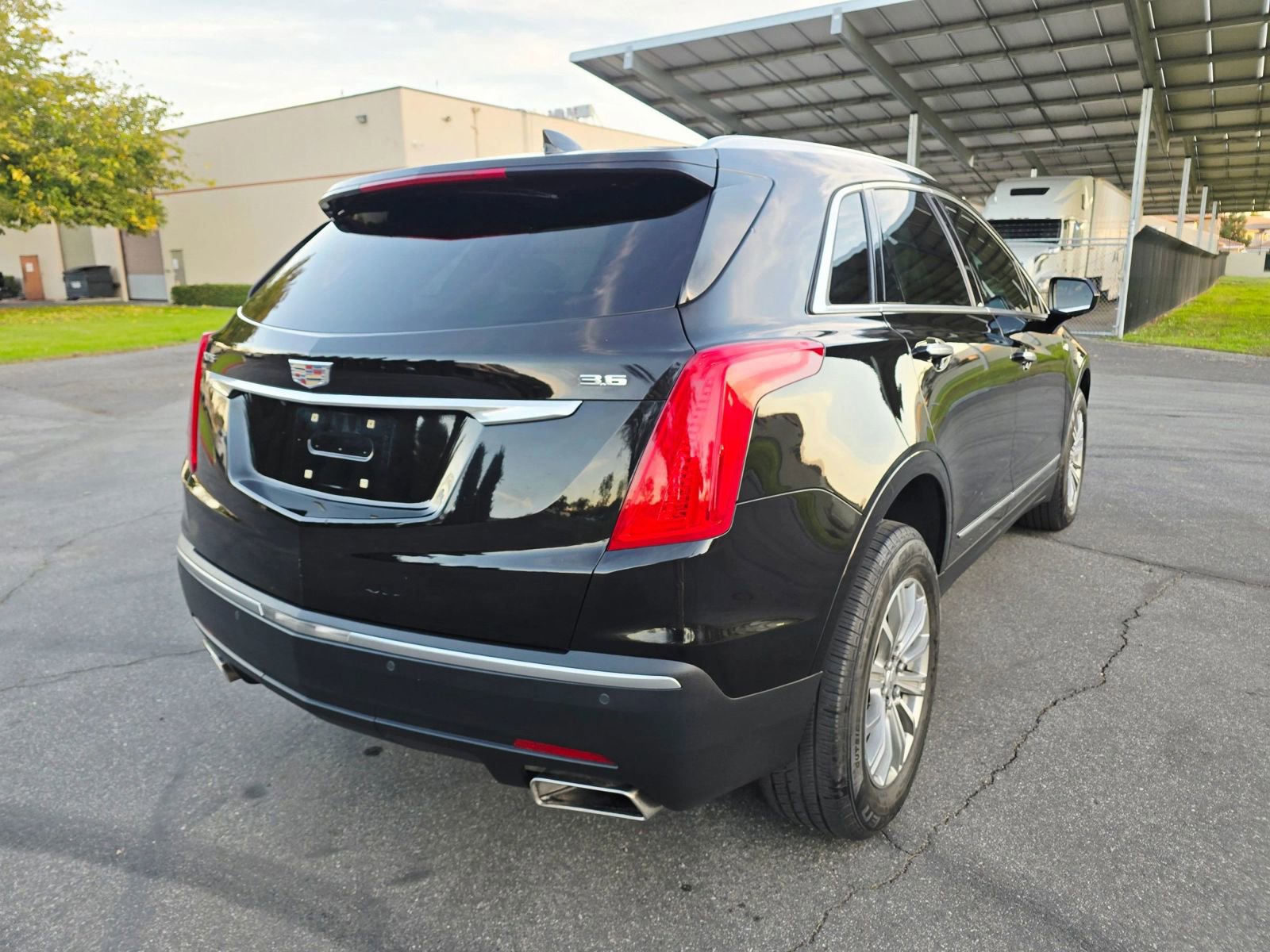 Used 2017 Cadillac XT5 Luxury w/ Driver Awareness Package image 8