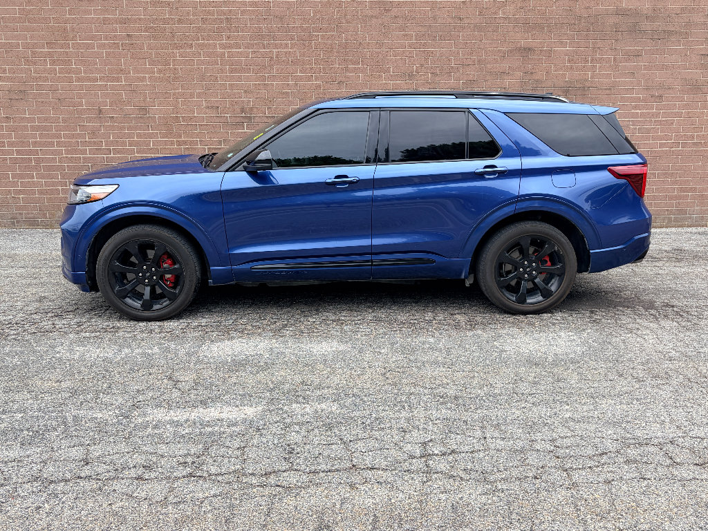 Used 2021 Ford Explorer ST w/ Equipment Group 401A AWD/4WD image 2