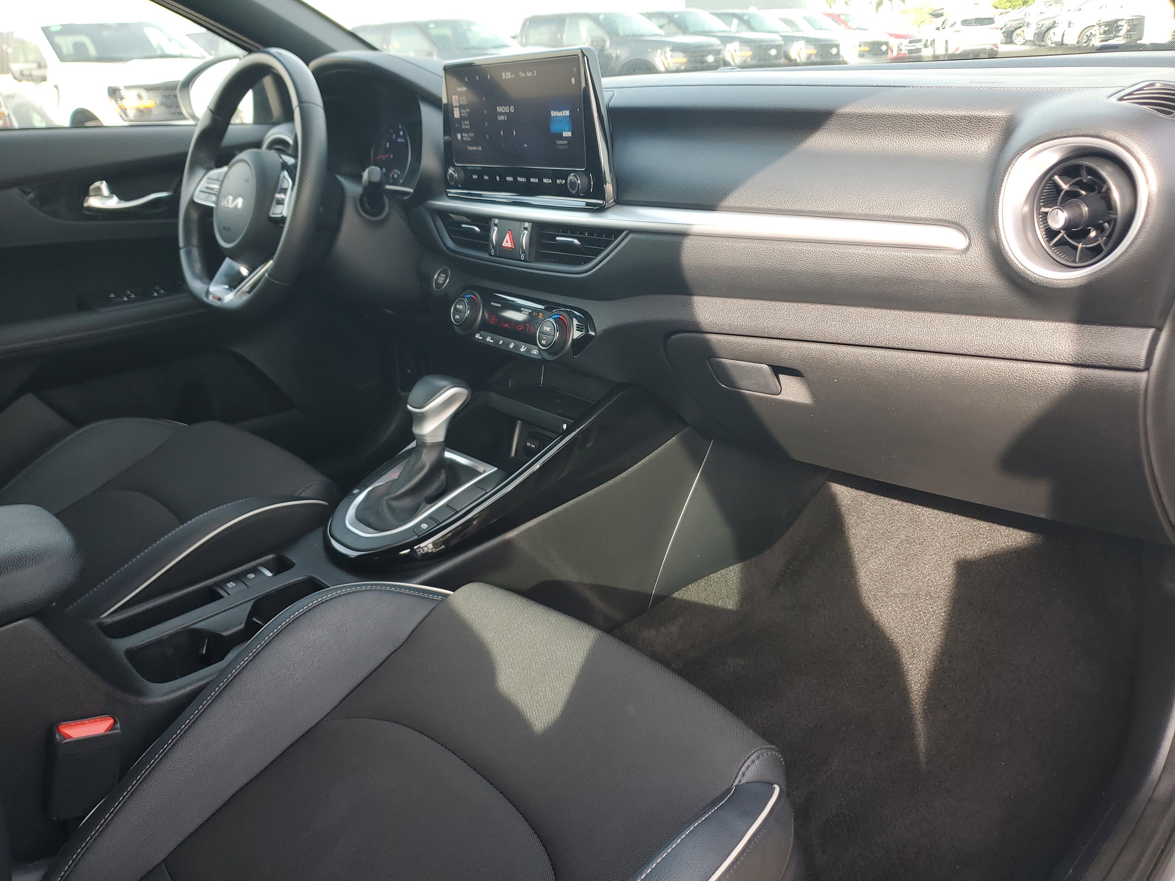 Used 2024 Kia Forte GT-Line w/ GT-Line Premium Package image 15