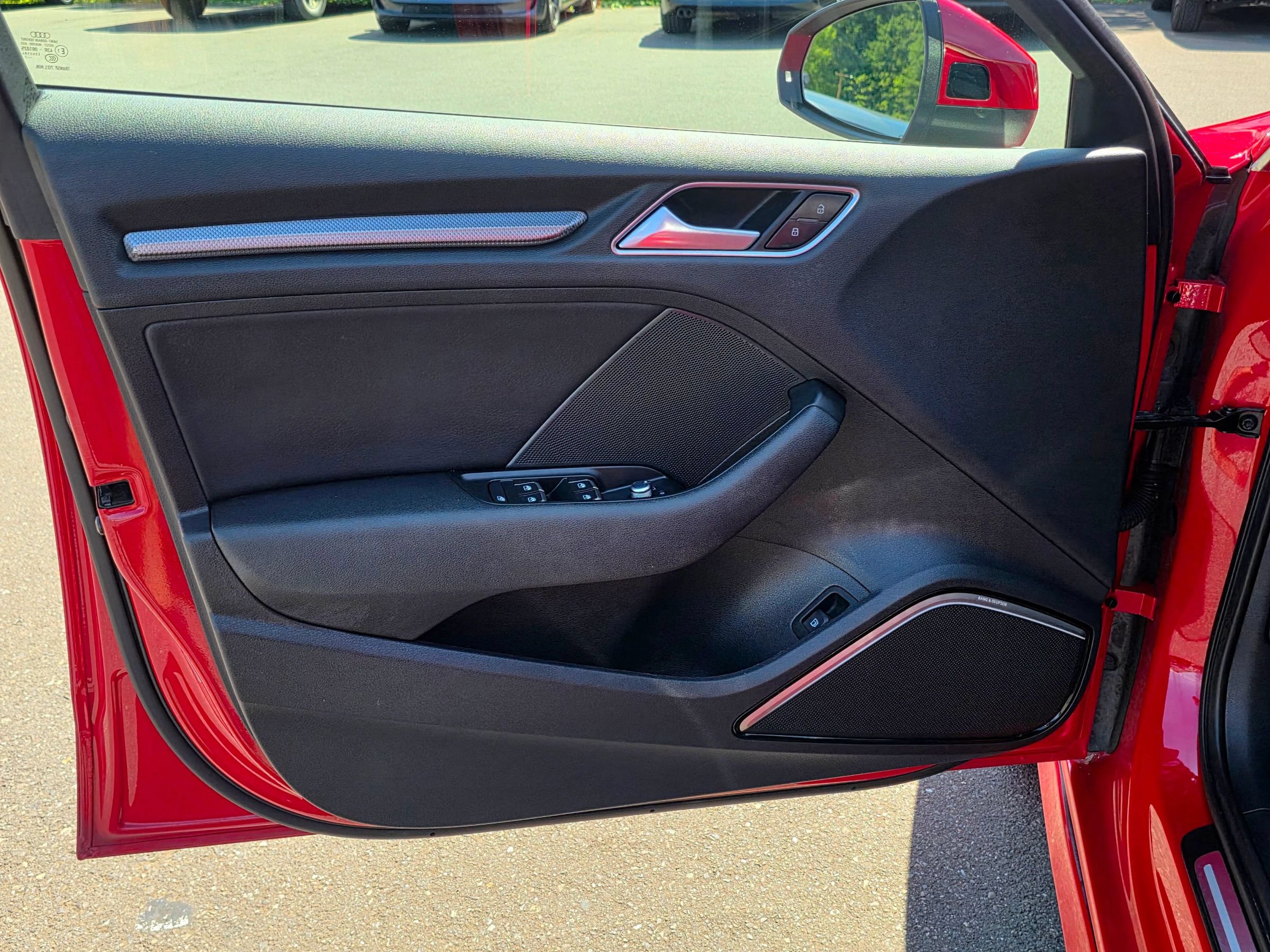 Used 2017 Audi A3 e-tron Premium Plus w/ Technology Package FWD image 30