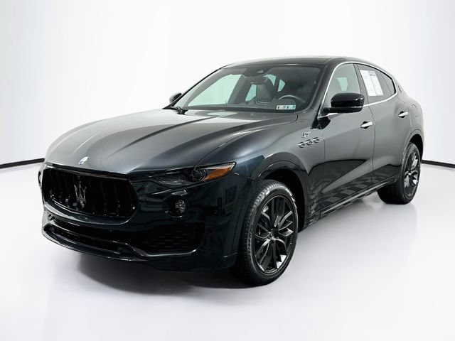 Used 2024 Maserati Levante GT Ultima AWD/4WD image 3