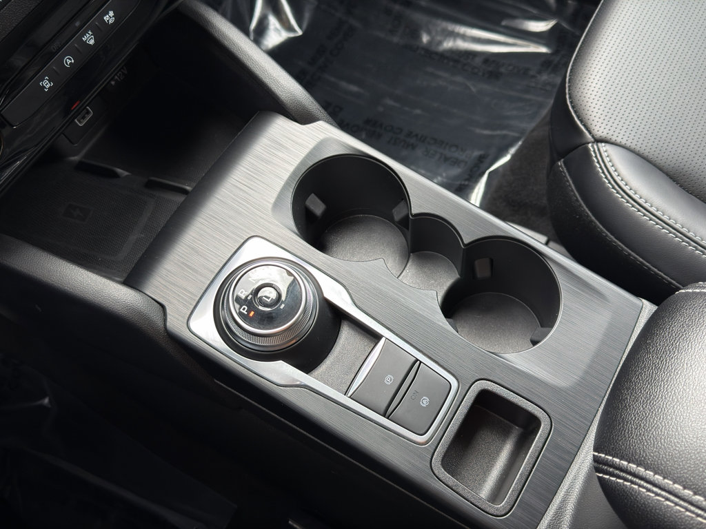 Used 2025 Ford Escape Platinum AWD/4WD image 20