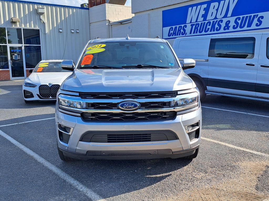 Used 2024 Ford Expedition Limited RWD image 2