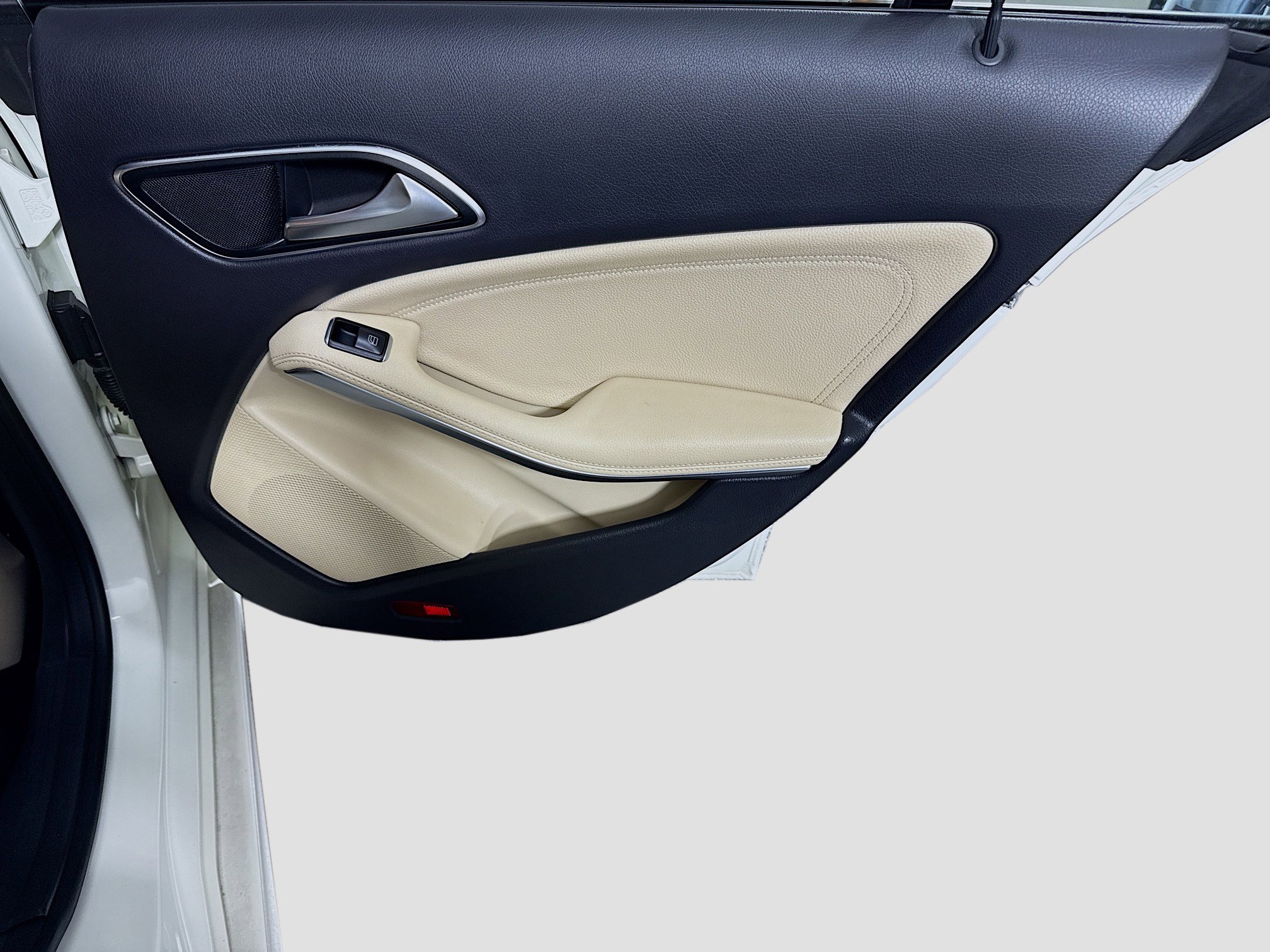 Used 2017 Mercedes-Benz CLA 250 image 28