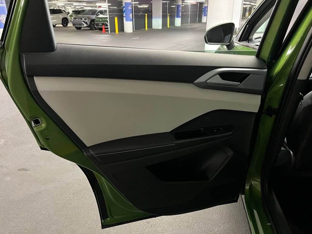 New 2025 Volkswagen Taos SEL image 20