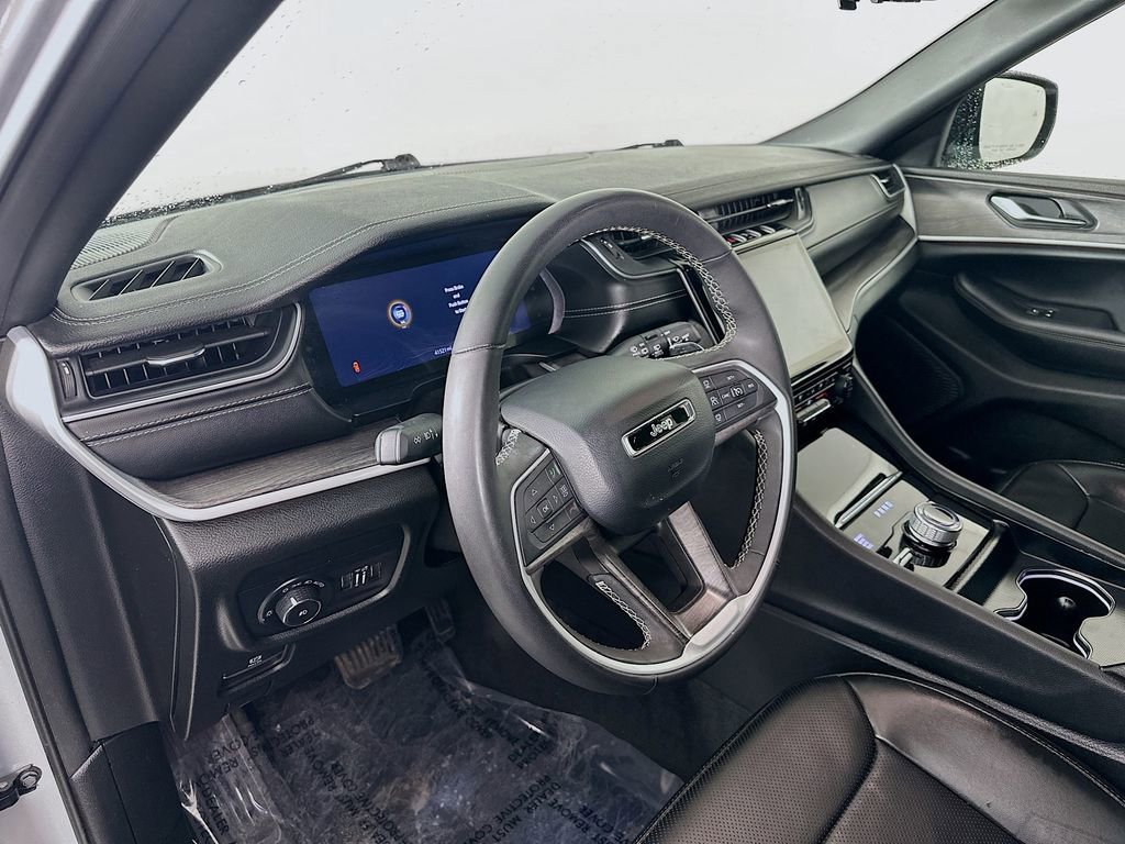 Certified 2024 Jeep Grand Cherokee L Limited w/ Luxury Tech Group II AWD/4WD image 17