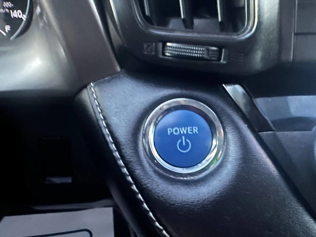 Used 2018 Toyota RAV4 LE image 23