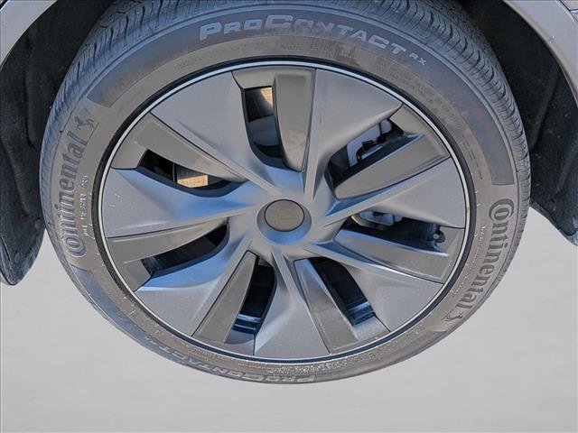 Used 2024 Tesla Model Y Long Range AWD/4WD image 15