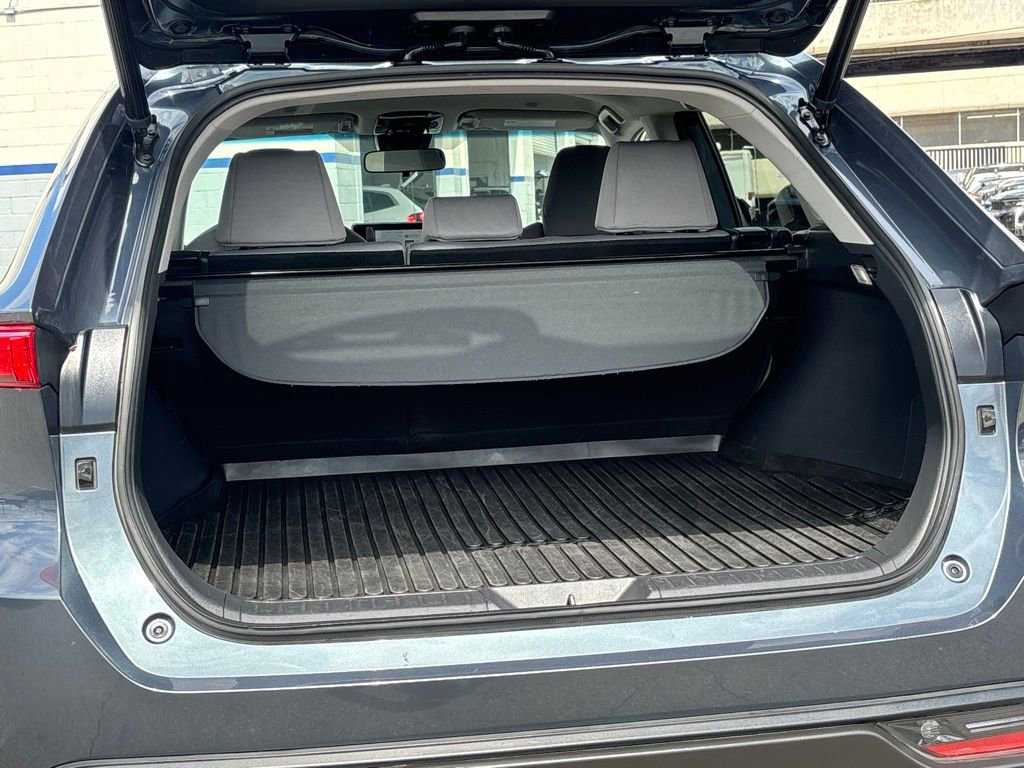 Used 2023 Toyota Venza LE image 26