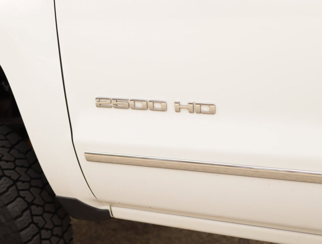 Used 2015 Chevrolet Silverado 2500 LTZ w/ LTZ Plus Package image 39